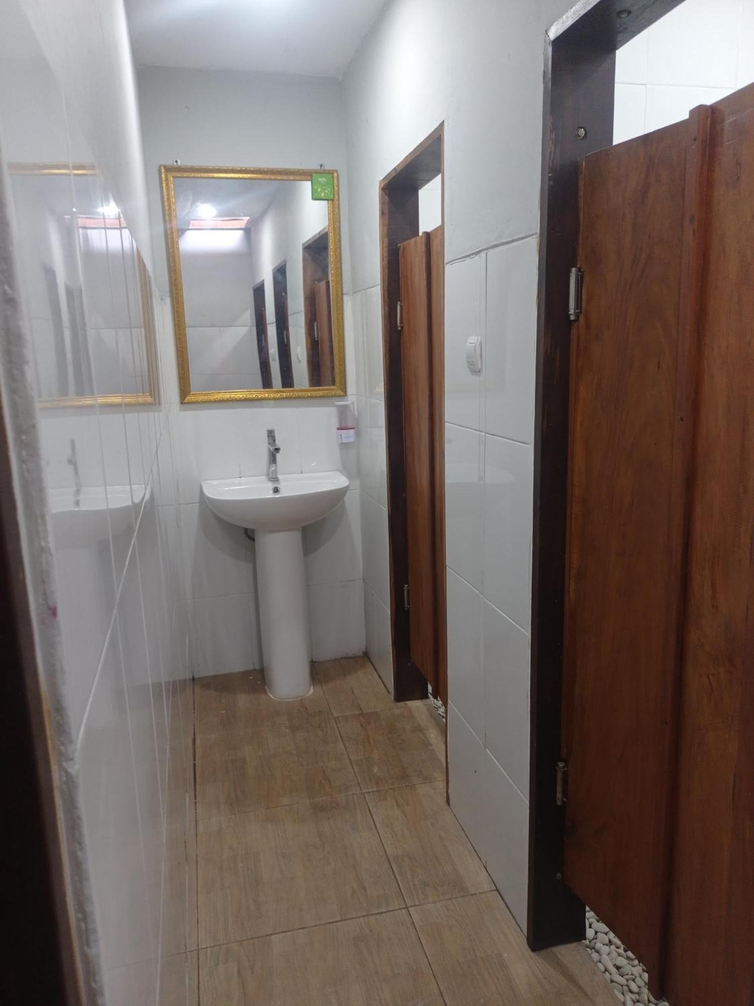 Watu Agung Guest House Magelang Εξωτερικό φωτογραφία